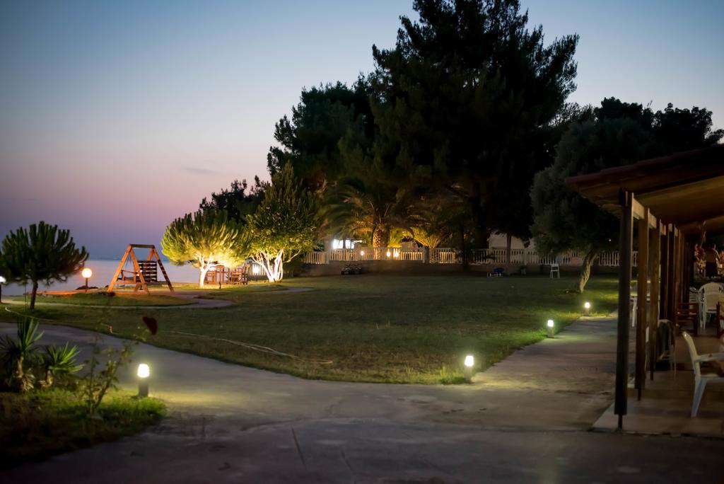 On The Wave Studios Sithonia Exterior foto